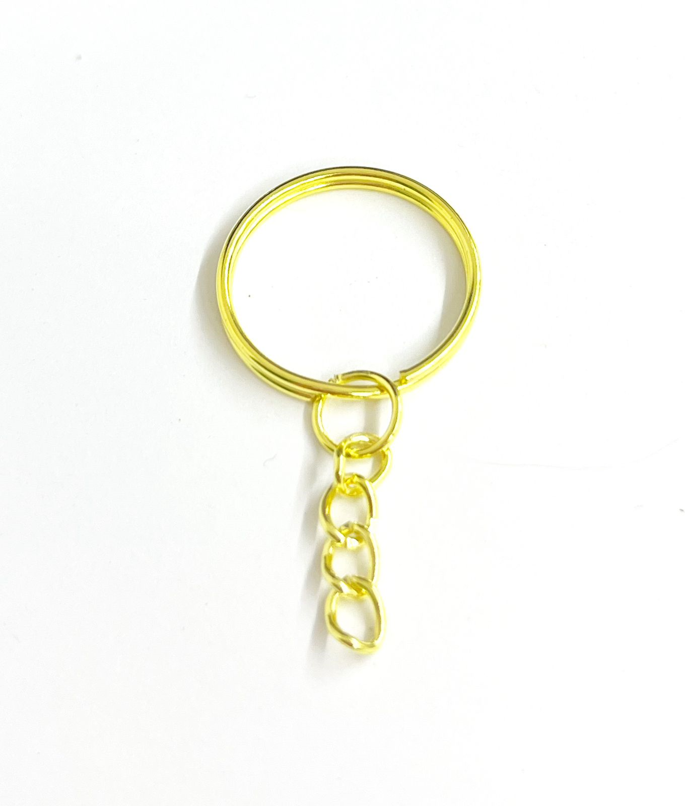 Crisara Bisuteria, insumos y chapa de oro - Argolla para llavero💜 Crea tus  propios diseños para que a donde lleves tus llaves tengan un lugar  seguro🙌👜 #MundoCrisara💎